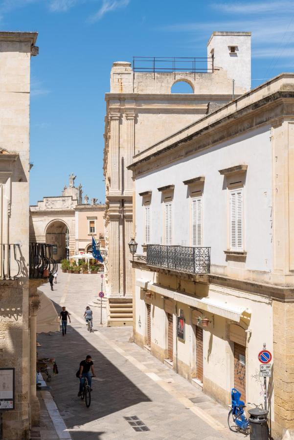 Palazzo Charlie Bed & Breakfast Lecce Dış mekan fotoğraf