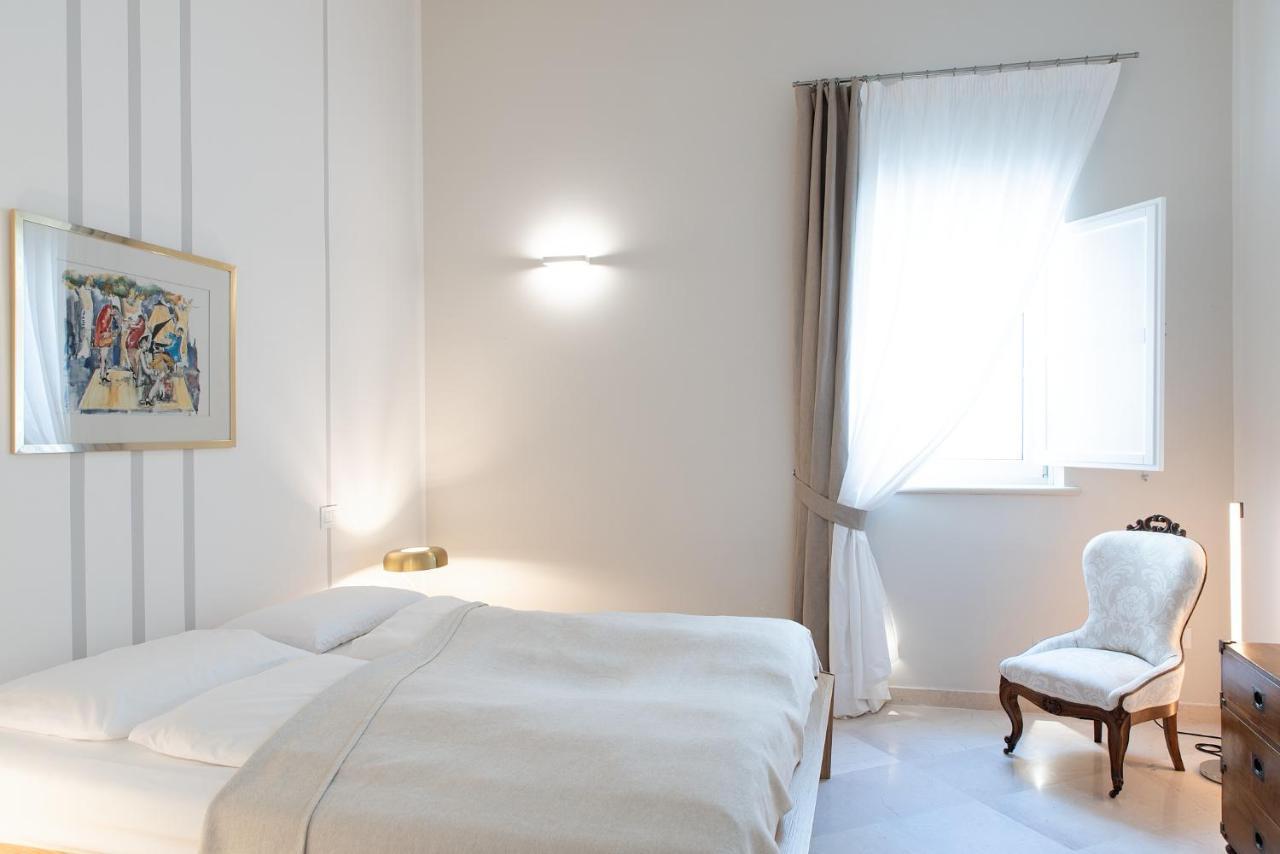 Palazzo Charlie Bed & Breakfast Lecce Dış mekan fotoğraf